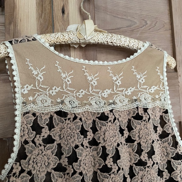 A’reve Lace Overlay Sleeveless Mini Dress M Cream - Picture 3 of 5